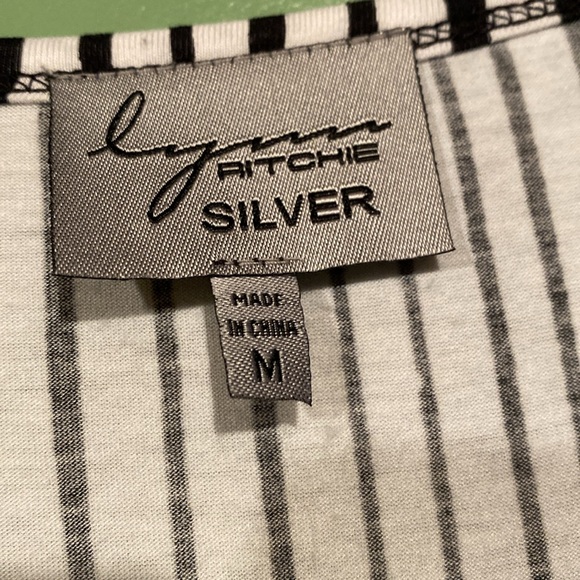 Ritchie Silver Graphic Tunic with Black tank - Picture 4 of 10